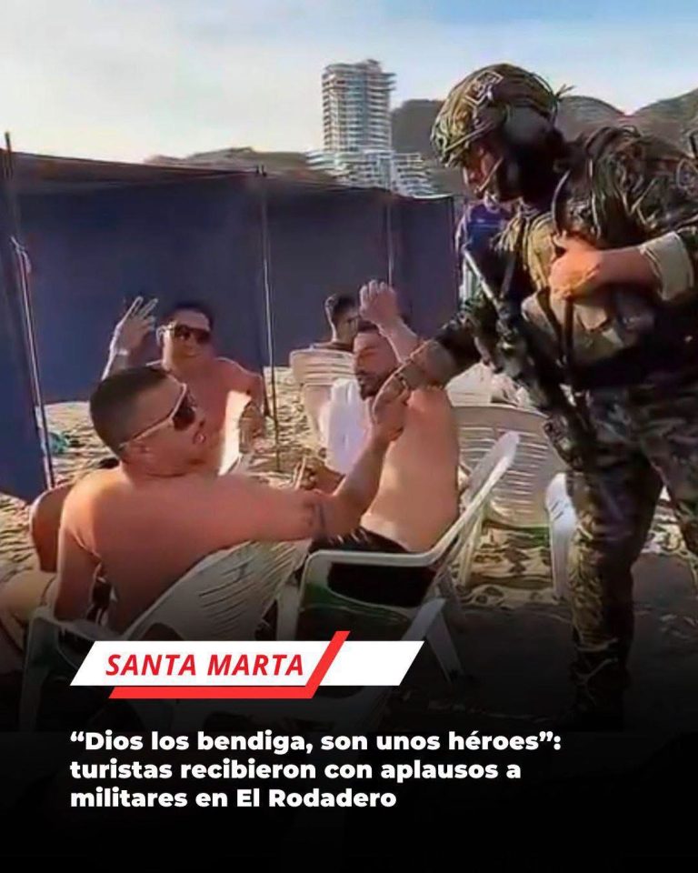 Turistas reciben con aplausos a militares durante despliegue de la Fuerza Pública en El Rodadero