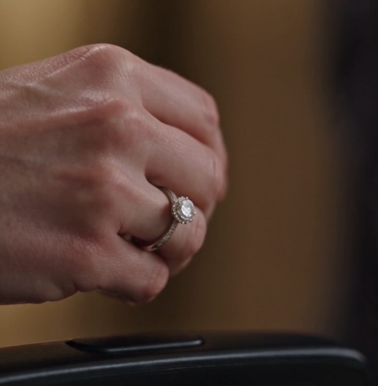 Su esposo la echó de “su casa”… hasta que ella reveló quién era la verdadera dueña