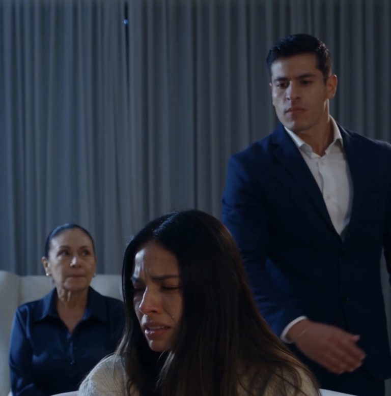 Llamó a Su Padre Después de Ser Humillada y Su Esposo Descubrió Quién Era Realmente