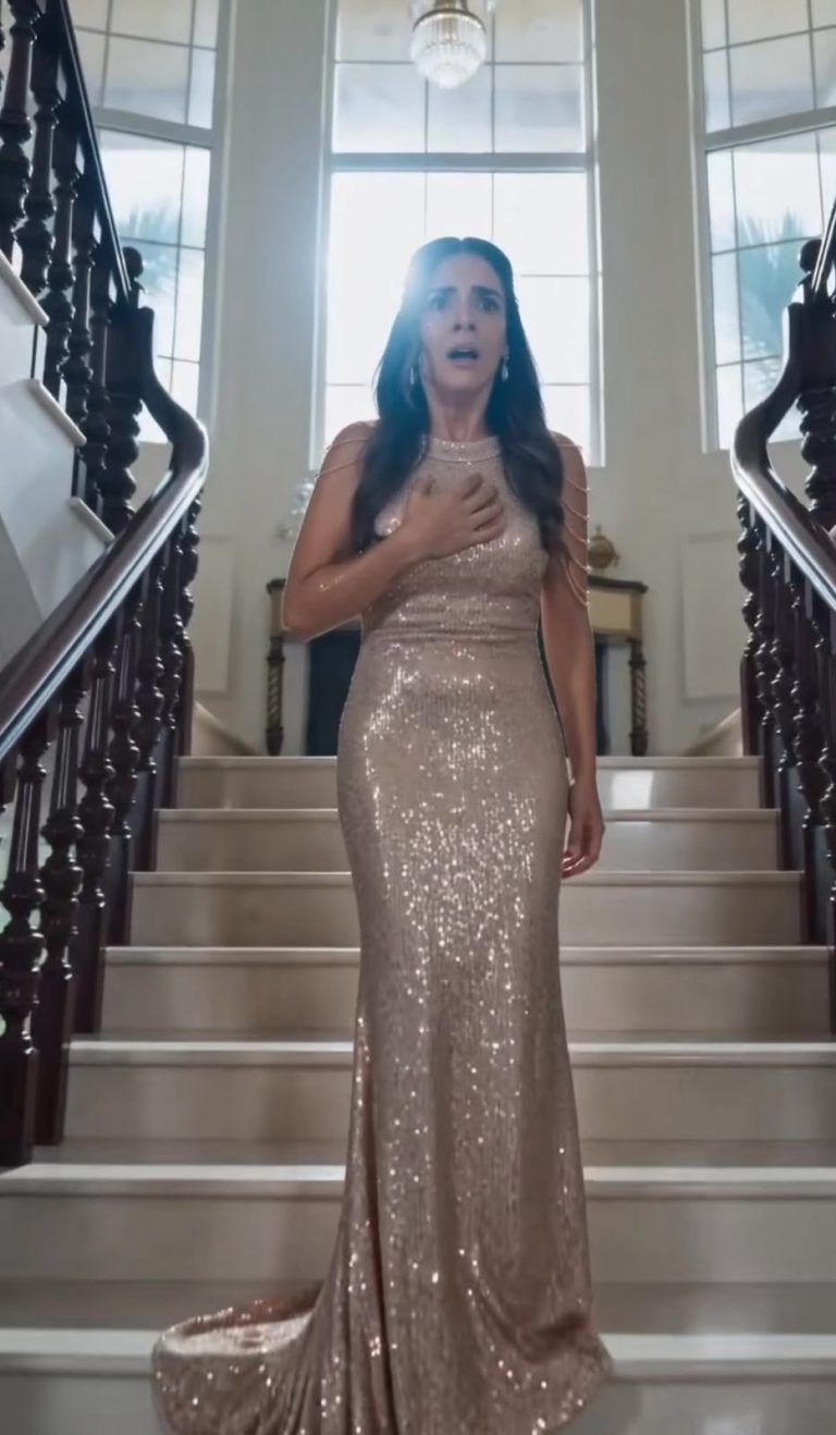 La niña señaló a la mujer de vestido dorado y reveló lo que había ocurrido en la mansión